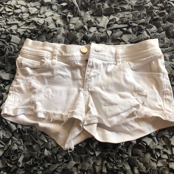 Hollister White Shorts Size 3 Waist 26 - Picture 1 of 3